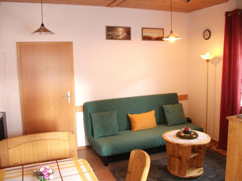 Fewo Benedikta Apartment บอยรอน ภายนอก รูปภาพ